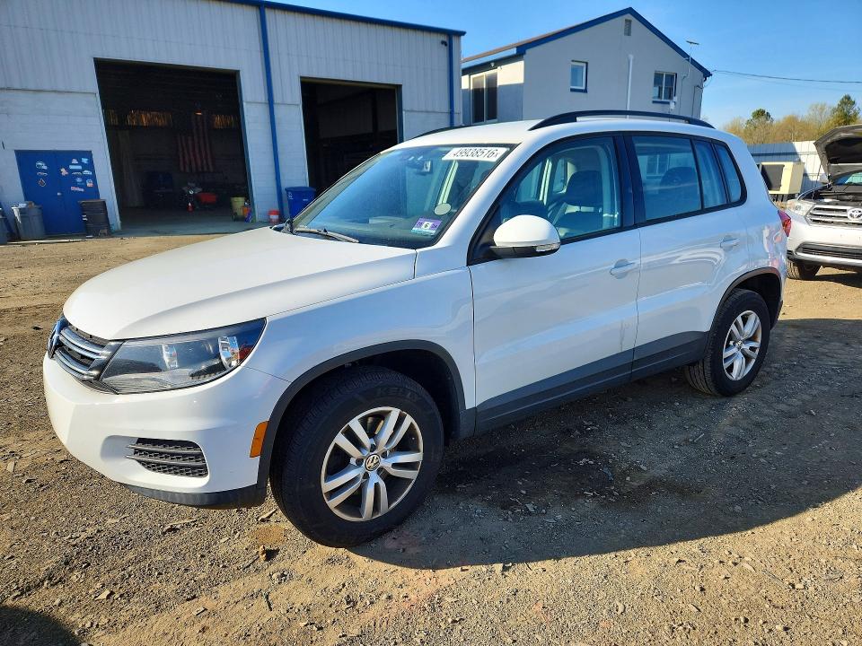 49938516 :رقم المزاد ، WVGAV7AX5HK015972 vin ، 2017 Volkswagen Tiguan مزاد بيع