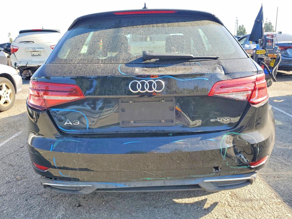 Продажа на аукционе авто 2017 Audi A3, vin: WAUUPBFF4HA121170, номер лота: 48864996