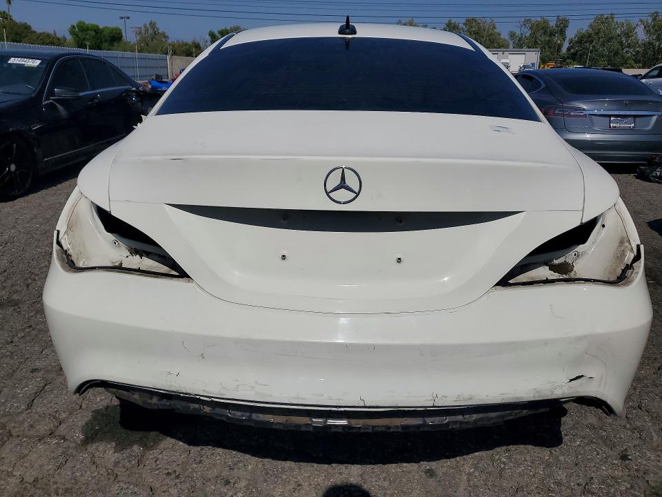 51520126 :رقم المزاد ، WDDSJ4EB5JN611806 vin ، 2018 Mercedes-benz Cla مزاد بيع