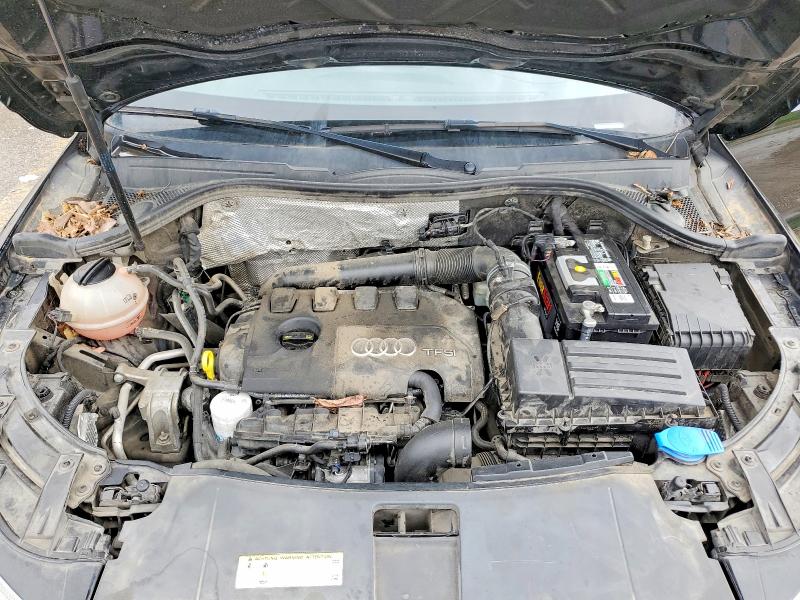 51446026 :رقم المزاد ، WA1JCCFS0HR000636 vin ، 2017 Audi Q3 مزاد بيع