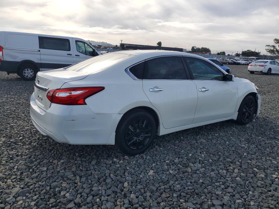 Продаж на аукціоні авто 2016 Nissan Altima, vin: 1N4AL3AP9GC194065, номер лоту: 49972306