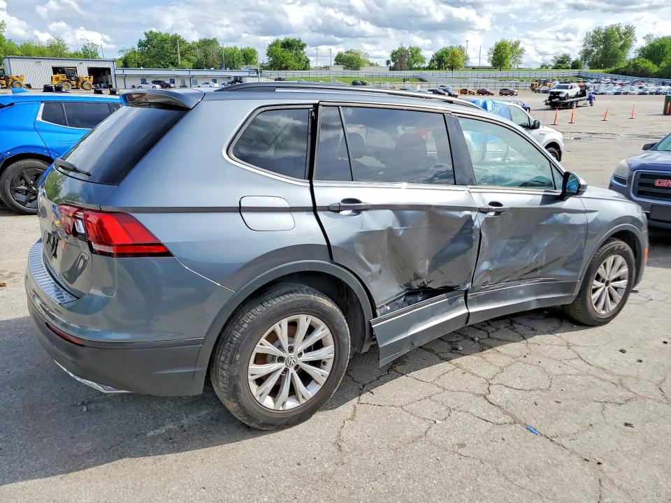 51301056 :رقم المزاد ، 3VV1B7AX2JM074054 vin ، 2018 Volkswagen Tiguan مزاد بيع