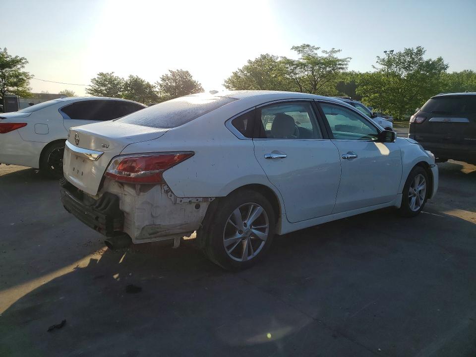 2015 Nissan Altima მანქანა იყიდება აუქციონზე, vin: 1N4AL3AP6FC265270, აუქციონის ნომერი: 50961376