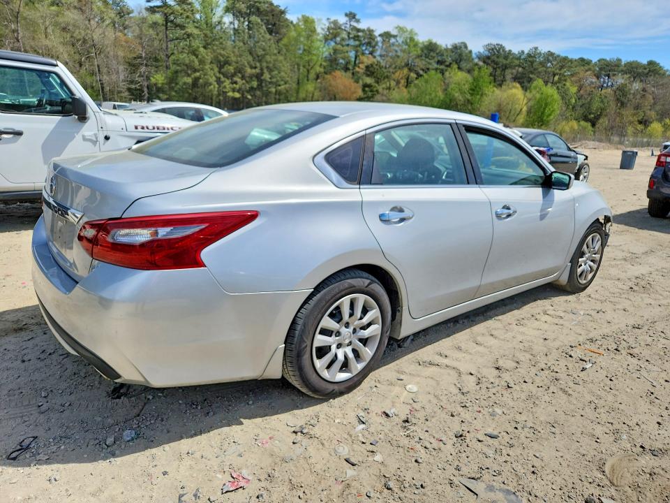 2018 Nissan Altima მანქანა იყიდება აუქციონზე, vin: 1N4AL3AP4JC136243, აუქციონის ნომერი: 49625316