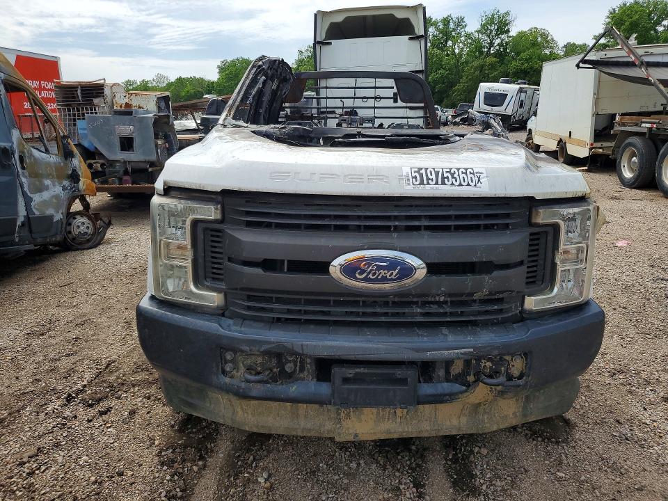 51975366 :رقم المزاد ، 1FD8W3D68JEB97758 vin ، 2018 Ford F350 مزاد بيع