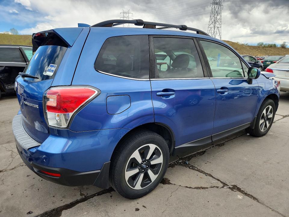 2018 Subaru Forester მანქანა იყიდება აუქციონზე, vin: JF2SJAJC7JH415597, აუქციონის ნომერი: 50959656