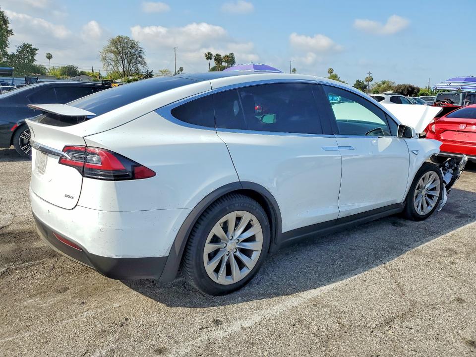 Auction sale of the 2016 Tesla Model X, vin: 5YJXCAE20GF001540, lot number: 50425456