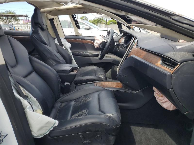 Продаж на аукціоні авто 2018 Tesla Model X, vin: 5YJXCBE24JF112993, номер лоту: 51029216