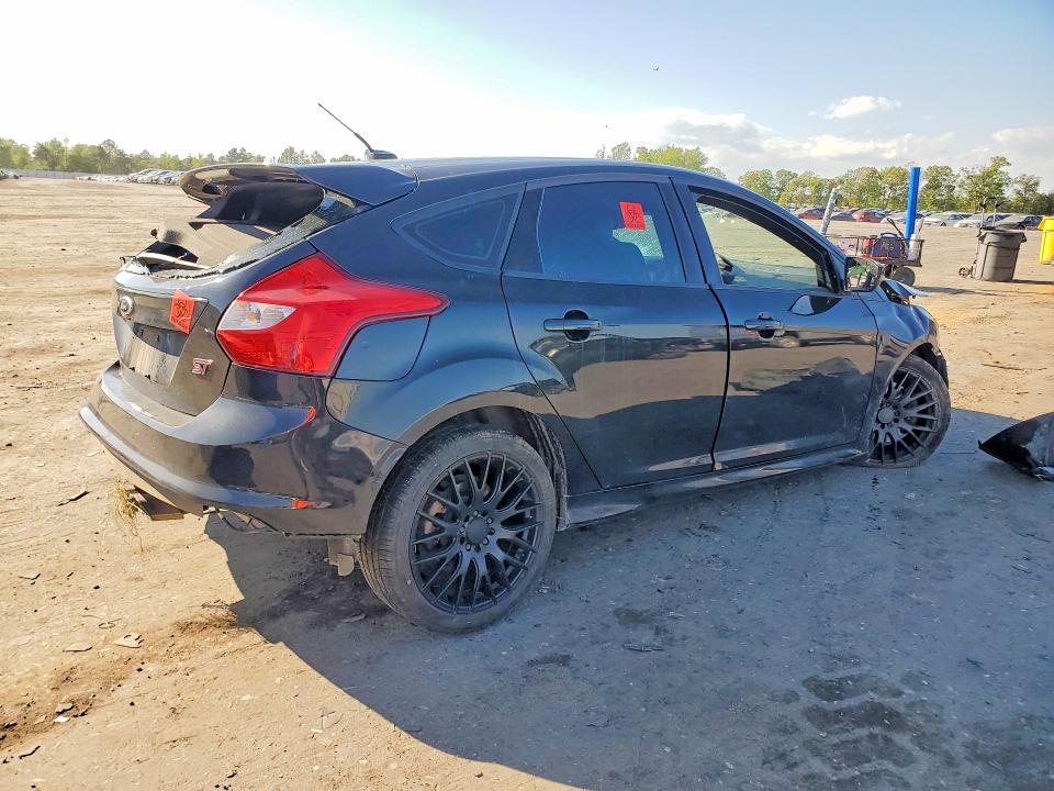50979686 :رقم المزاد ، 1FADP3L96DL208077 vin ، 2013 Ford Focus مزاد بيع