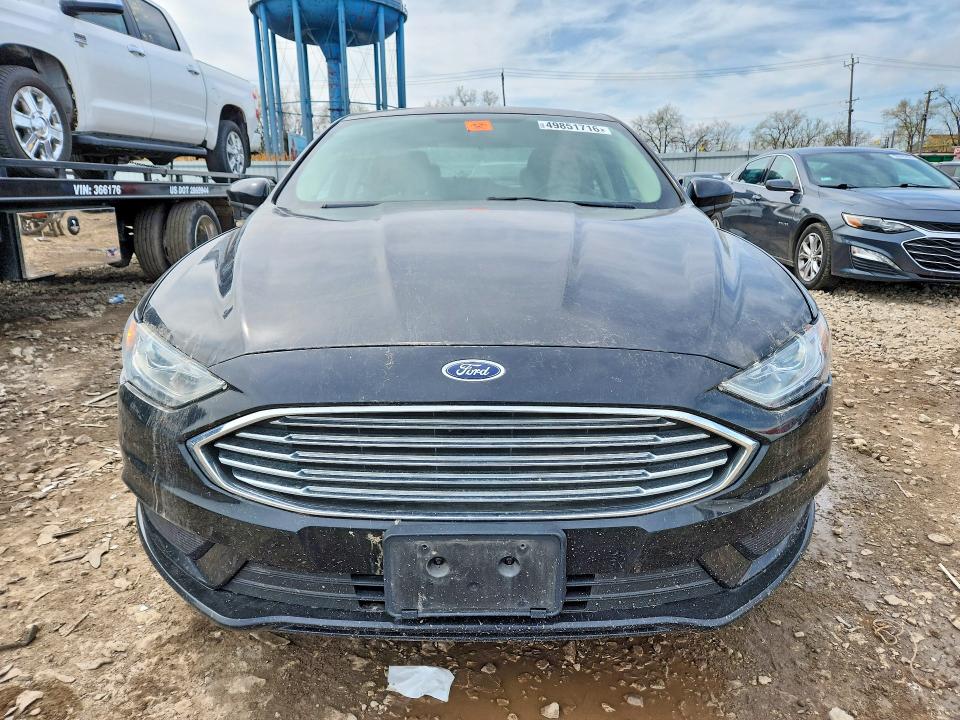 49851716 :رقم المزاد ، 3FA6P0UU3JR273668 vin ، 2018 Ford Fusion مزاد بيع
