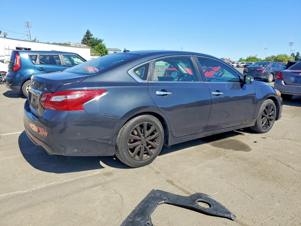 Продажа на аукционе авто 2018 Nissan Altima, vin: 1N4AL3AP7JC242847, номер лота: 48834796