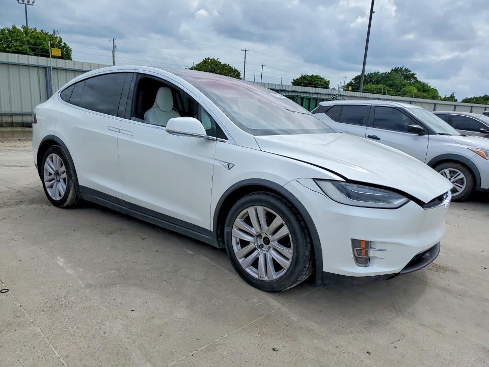 51017386 :رقم المزاد ، 5YJXCBE24GF012790 vin ، 2016 Tesla Model X مزاد بيع