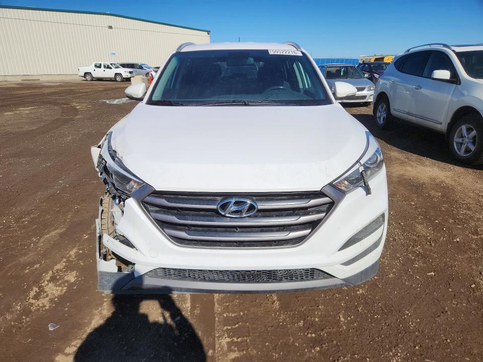 50522216 :رقم المزاد ، KM8J3CA27GU023092 vin ، 2016 Hyundai Tucson مزاد بيع