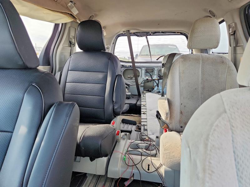 48404616 :رقم المزاد ، 5TDKK3DC4CS237245 vin ، 2012 Toyota Sienna مزاد بيع