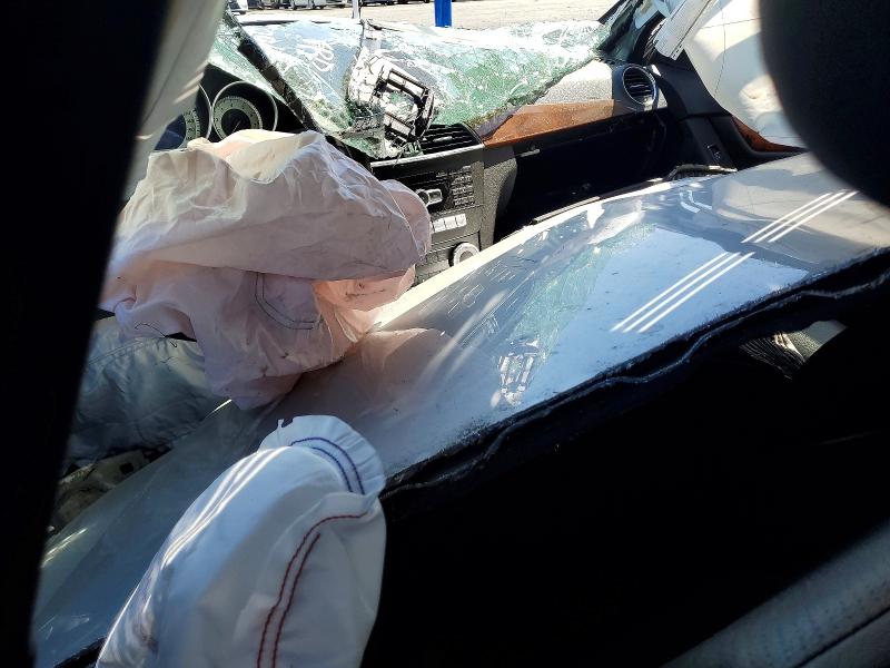 51373776 :رقم المزاد ، WDDGF4HB0CR212235 vin ، 2012 Mercedes-benz C مزاد بيع