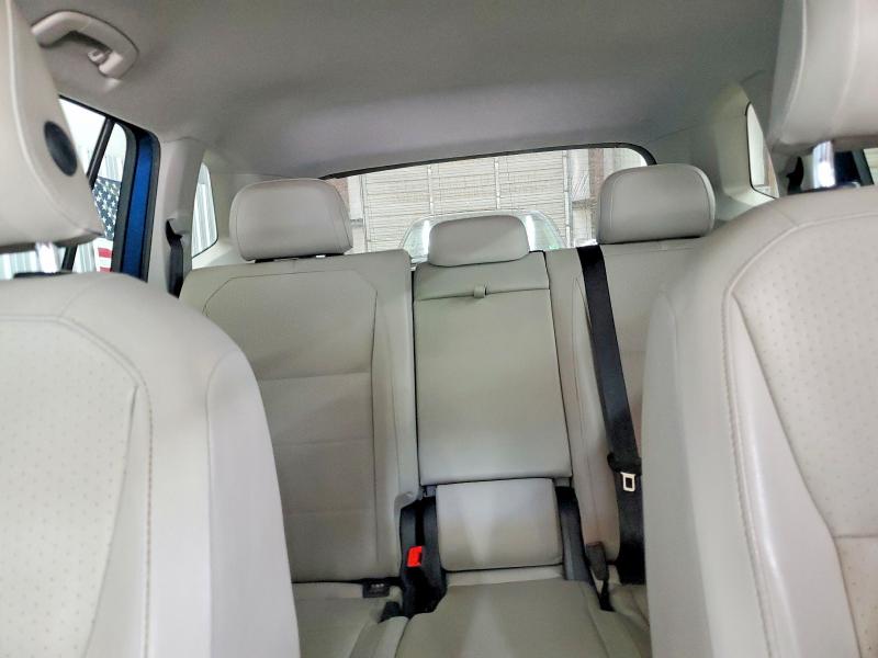 50133486 :رقم المزاد ، 3VV2B7AX7JM122815 vin ، 2018 Volkswagen Tiguan مزاد بيع