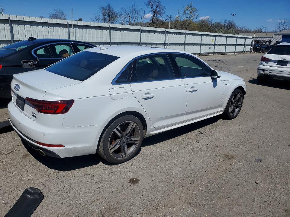 48816916 :رقم المزاد ، WAUFNBF43JA052037 vin ، 2018 Audi A4 مزاد بيع