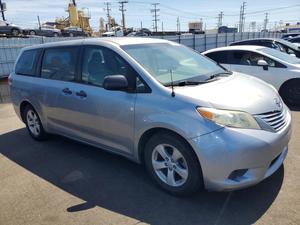Продажа на аукционе авто 2011 Toyota Sienna, vin: 5TDZK3DC1BS072400, номер лота: 50392626
