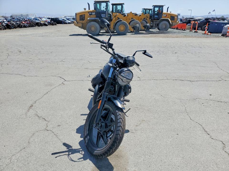 49185676 :رقم المزاد ، ZGUKZUA09MM000319 vin ، 2021 Moto Guzzi V7 مزاد بيع