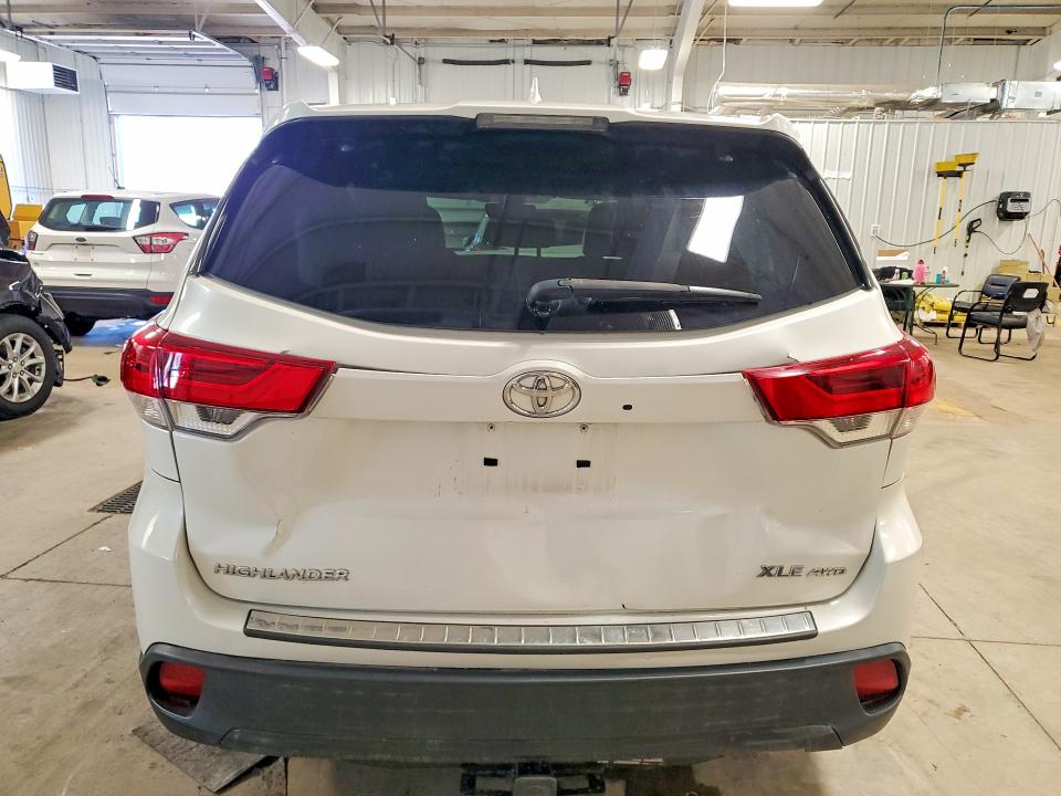 Aukcja sprzedaży 2018 Toyota Highlander, vin: 5TDJZRFH1JS811767, numer aukcji: 51414036