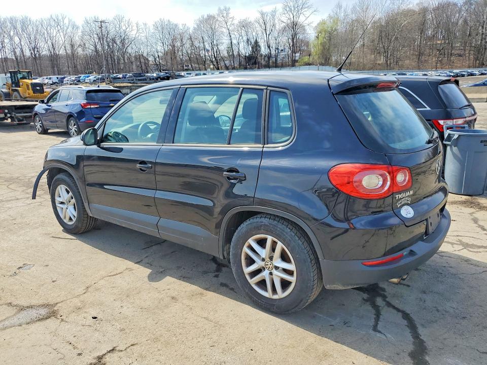 48788166 :رقم المزاد ، WVGBV7AX5BW522066 vin ، 2011 Volkswagen Tiguan مزاد بيع