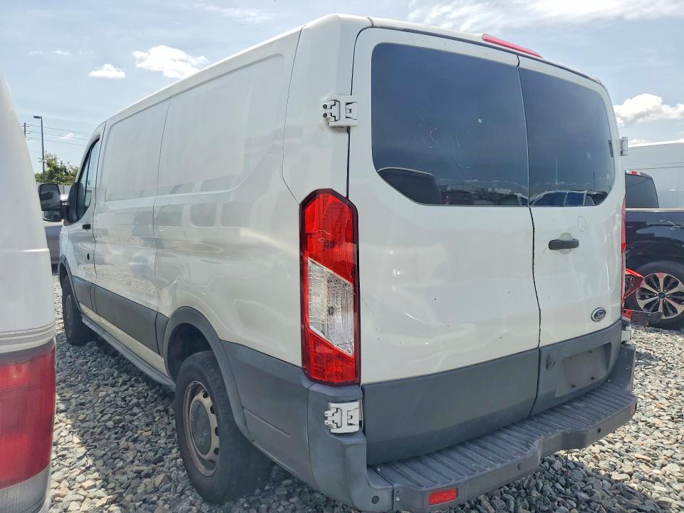 48945526 :رقم المزاد ، 1FTYR1ZM4HKA07103 vin ، 2017 Ford Transit مزاد بيع