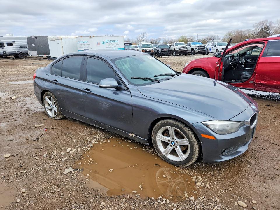 49505966 :رقم المزاد ، WBA3C3C5XDF982441 vin ، 2013 Bmw 320 مزاد بيع