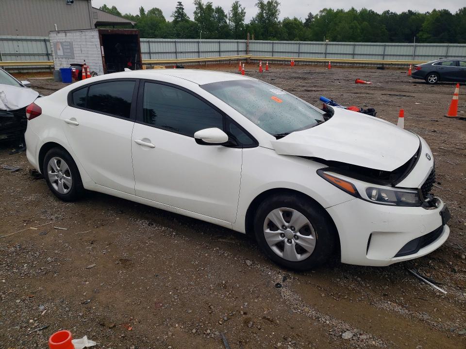 2017 Kia Forte მანქანა იყიდება აუქციონზე, vin: 3KPFK4A70HE065537, აუქციონის ნომერი: 51620546