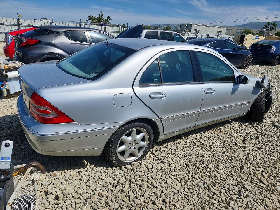 2001 Mercedes-benz C მანქანა იყიდება აუქციონზე, vin: WDBRF64JX1F094414, აუქციონის ნომერი: 50975016