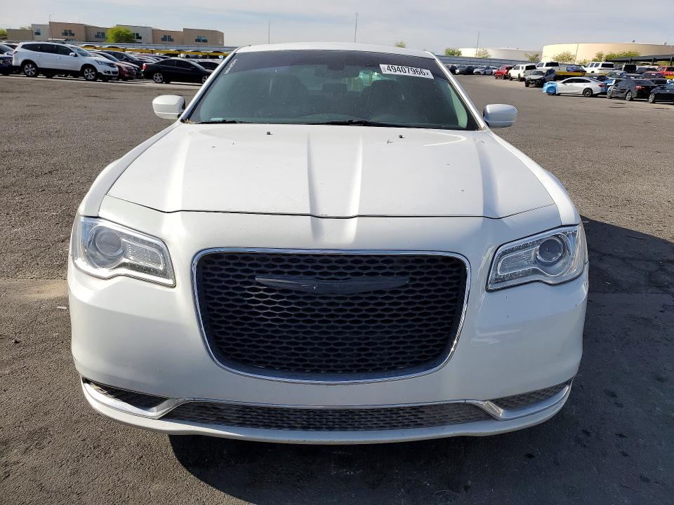 49407966 :رقم المزاد ، 2C3CCAAGXFH930177 vin ، 2015 Chrysler 300 مزاد بيع