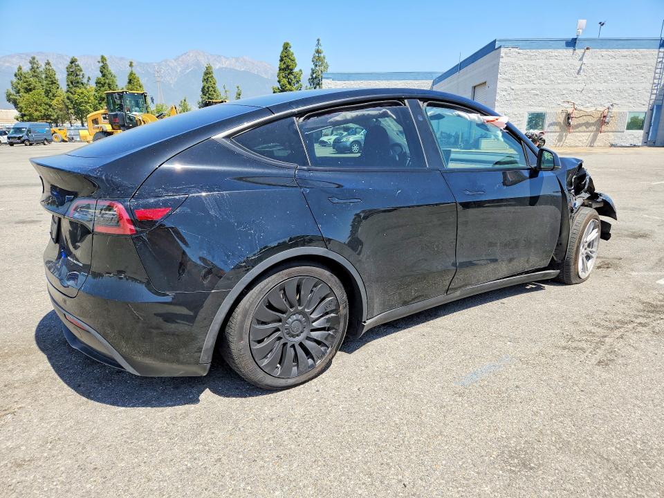 2024 Tesla Model Y მანქანა იყიდება აუქციონზე, vin: 7SAYGDEEXRF060671, აუქციონის ნომერი: 51748926