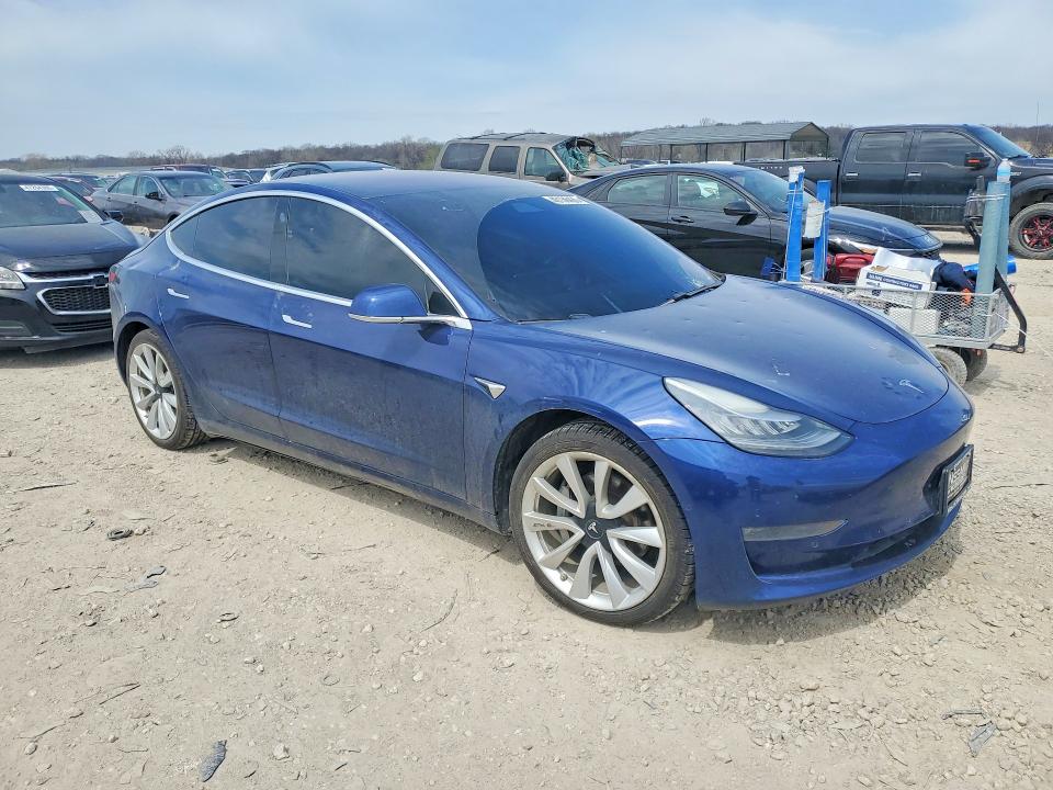 48136426 :رقم المزاد ، 5YJ3E1EB8JF185416 vin ، 2018 Tesla Model 3 مزاد بيع