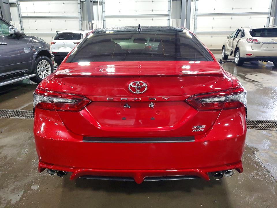 48700126 :رقم المزاد ، 4T1K61BK2NU056223 vin ، 2022 Toyota Camry مزاد بيع