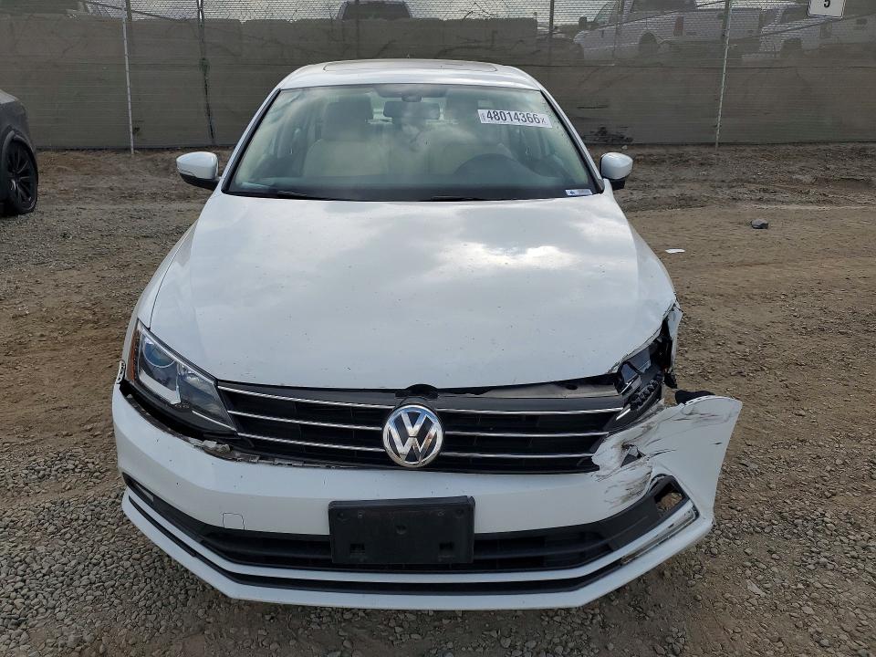 48014366 :رقم المزاد ، 3VWL17AJ4GM233331 vin ، 2016 Volkswagen Jetta مزاد بيع