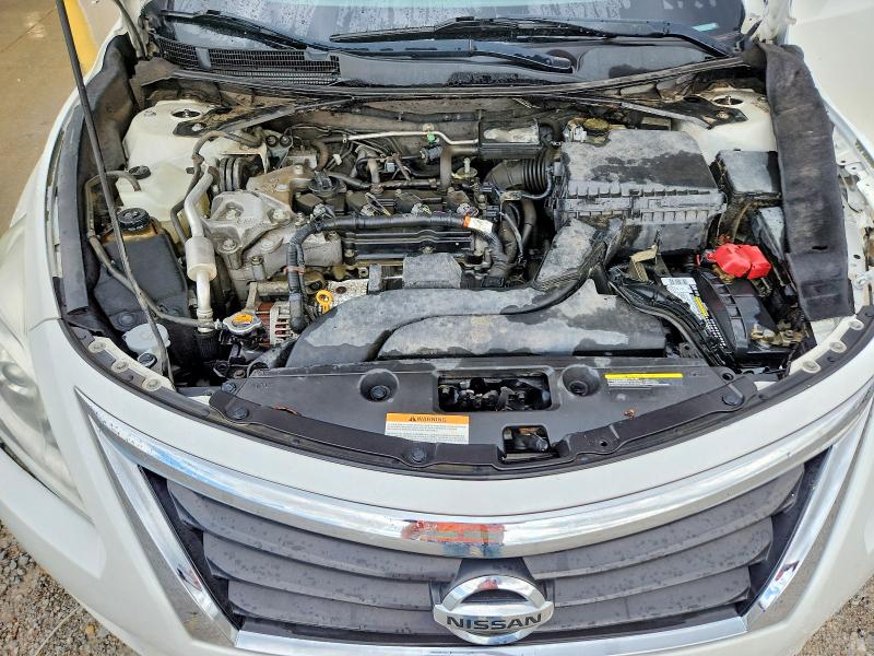 2015 Nissan Altima მანქანა იყიდება აუქციონზე, vin: 1N4AL3AP5FN392841, აუქციონის ნომერი: 51247486