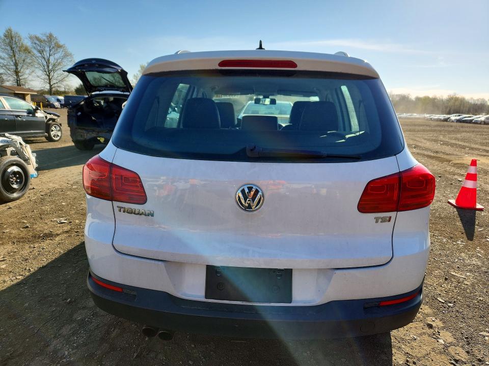 49938516 :رقم المزاد ، WVGAV7AX5HK015972 vin ، 2017 Volkswagen Tiguan مزاد بيع