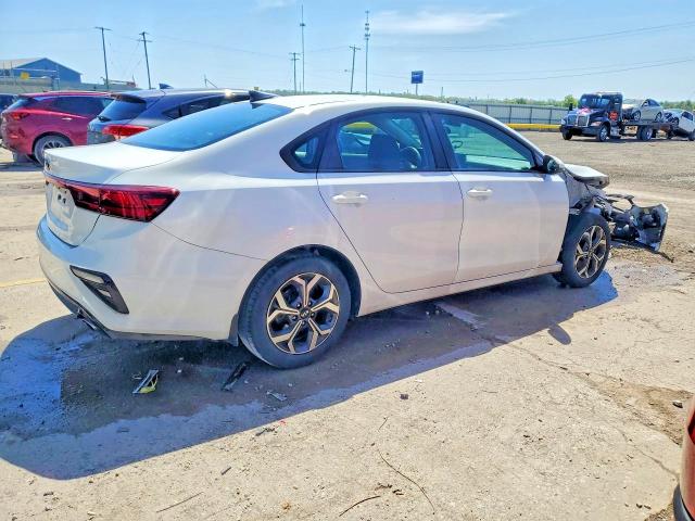 2019 Kia Forte მანქანა იყიდება აუქციონზე, vin: 3KPF24AD3KE107972, აუქციონის ნომერი: 50586946