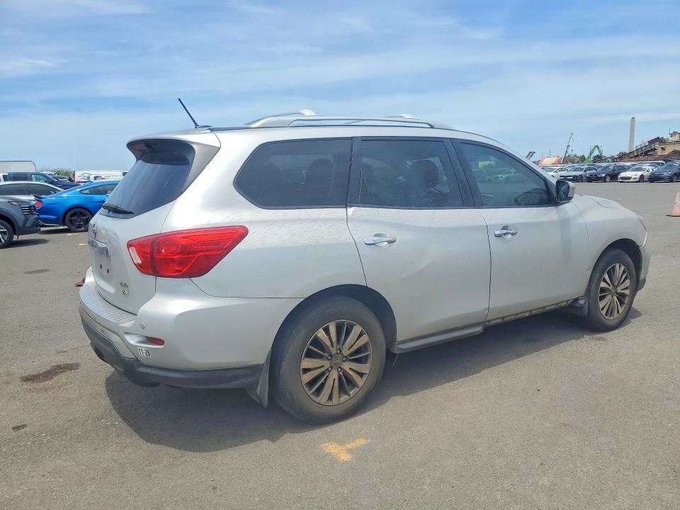 Продажа на аукционе авто 2018 Nissan Pathfinder, vin: 5N1DR2MM4JC627277, номер лота: 50466556