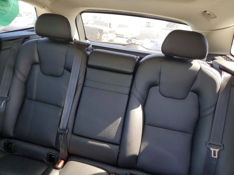 Продажа на аукционе авто 2018 Volvo Xc60, vin: LYV102RK1JB117742, номер лота: 52020426