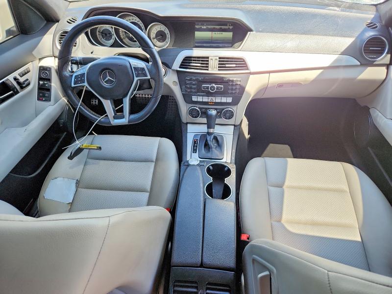 2014 Mercedes-benz C მანქანა იყიდება აუქციონზე, vin: WDDGF4HB9EG215990, აუქციონის ნომერი: 51104676