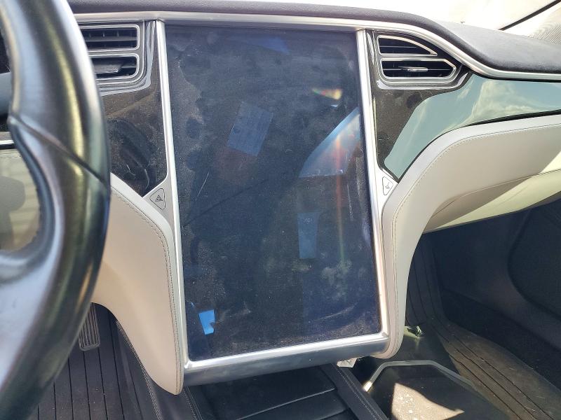49742636 :رقم المزاد ، 5YJSA1H15EFP56750 vin ، 2014 Tesla Model S مزاد بيع