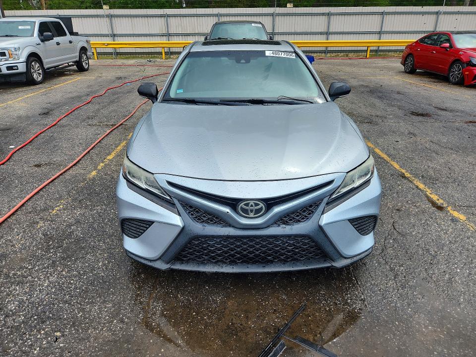 2018 Toyota Camry მანქანა იყიდება აუქციონზე, vin: 4T1B11HKXJU602234, აუქციონის ნომერი: 48077006