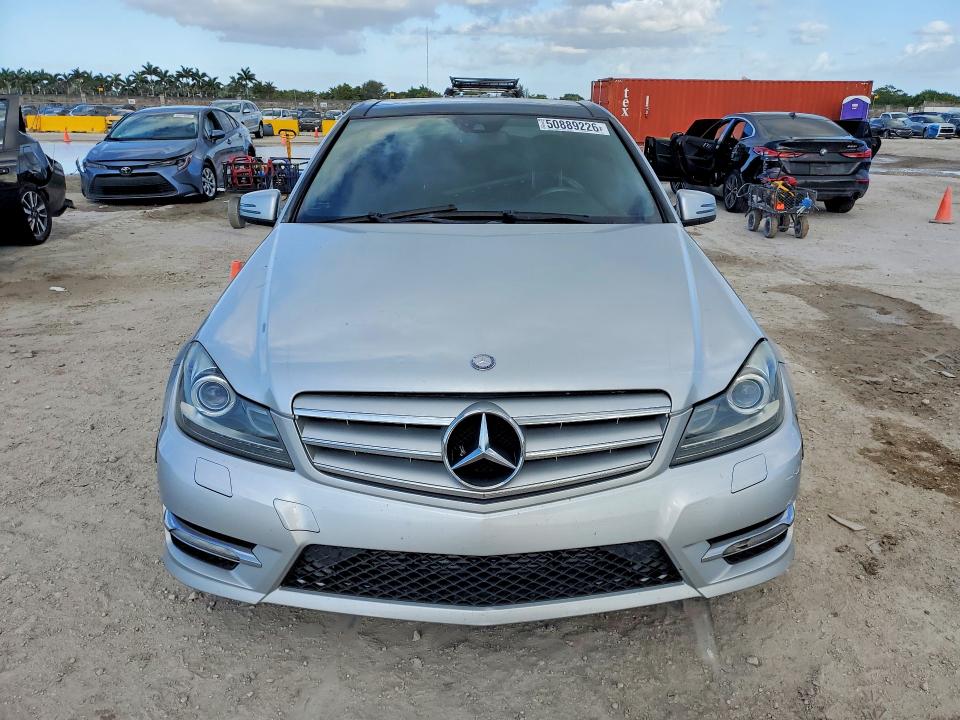 50889226 :رقم المزاد ، WDDGF4HB1CR236222 vin ، 2012 Mercedes-benz C مزاد بيع