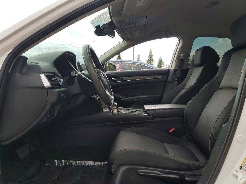 48676816 :رقم المزاد ، 1HGCV1F13JA198073 vin ، 2018 Honda Accord مزاد بيع