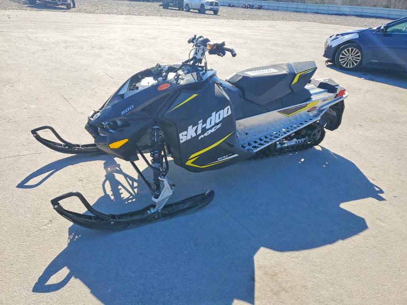 49368536 :رقم المزاد ، 2BPSBHJBXJV000975 vin ، 2018 Ski Mxz600 مزاد بيع