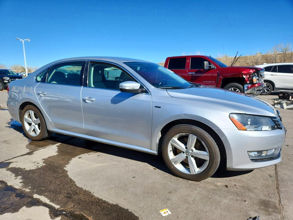 2015 Volkswagen Passat მანქანა იყიდება აუქციონზე, vin: 1VWAT7A32FC089068, აუქციონის ნომერი: 48653446