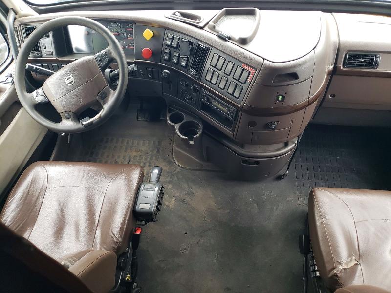 Продажа на аукционе авто 2015 Volvo Vnl, vin: 4V4NC9EH5FN911604, номер лота: 48694546