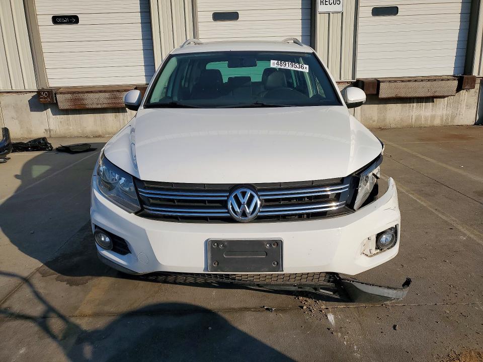 2013 Volkswagen Tiguan მანქანა იყიდება აუქციონზე, vin: WVGAV7AX1DW502153, აუქციონის ნომერი: 48919536