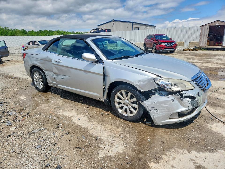 51529096 :رقم المزاد ، 1C3BC2EB9BN536493 vin ، 2011 Chrysler 200 مزاد بيع