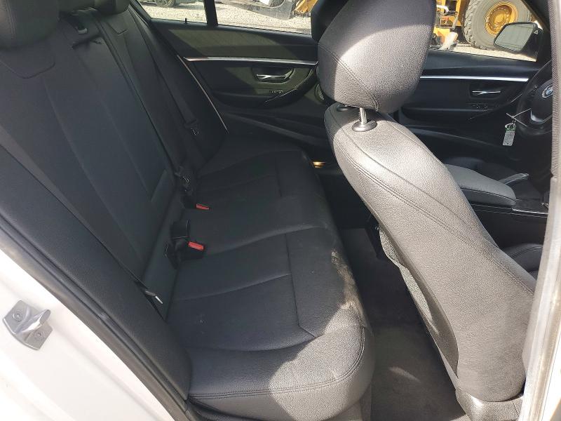 49081016 :رقم المزاد ، WBA8B9G51JNV00205 vin ، 2018 Bmw 330 مزاد بيع